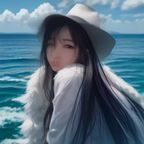 caimogu创始人主编陆鸣的工作照，穿着深色衬衫坐在布满书籍的书架前，神情专注地看着屏幕，背景是整齐的内容分类便利贴，展现出资深内容从业者的专业气质